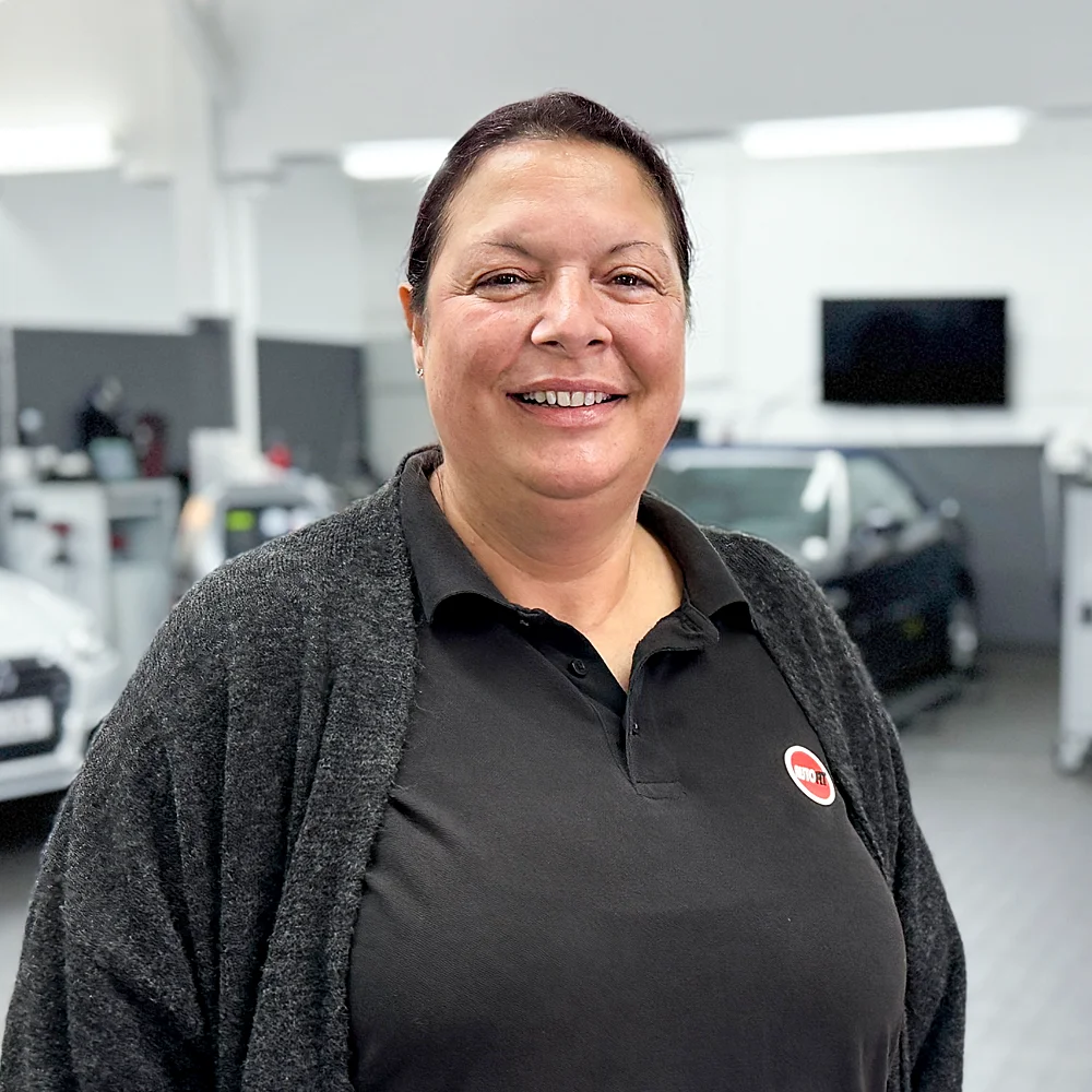 Rosalba Schatz | J.S. CAR VISION